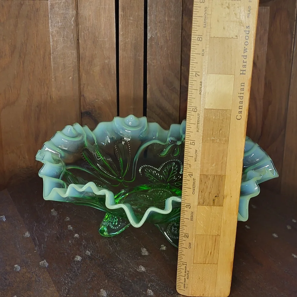 Antuque Green Glass Bowl - Picture 12 of 13